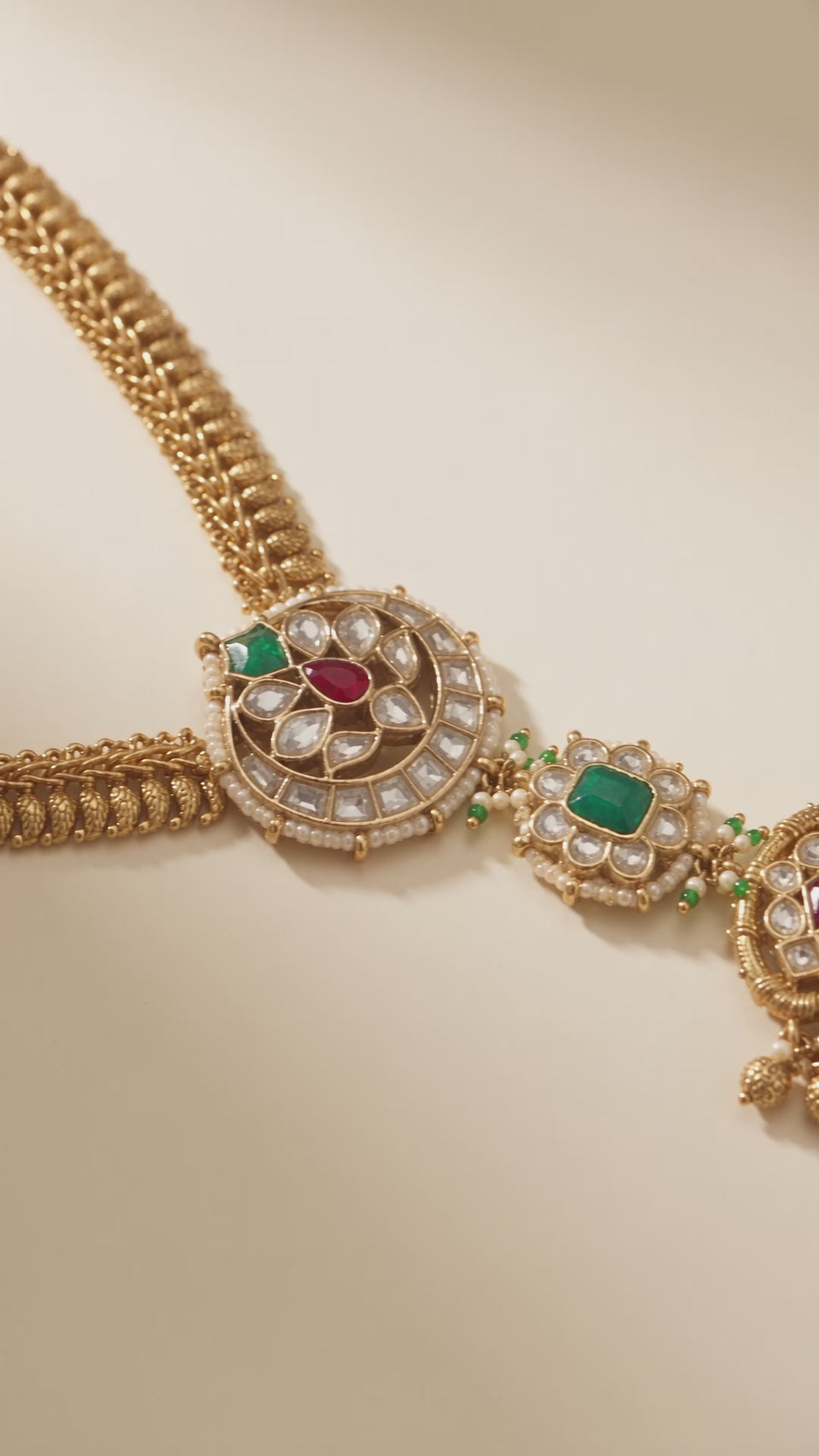Tara — Handcrafted Jadau Kundan Pendant Set
